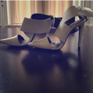 Zara Women Big Buckle Heels